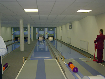 Eine herrliche Anlage ldt zum Kegeln ein